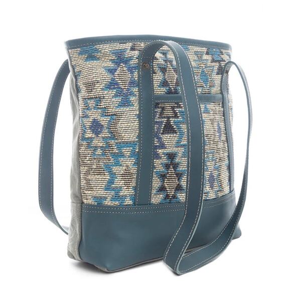 NWT Boutique Boho Zephyr Mesa Concealed-Carry Blue Canvas Tote Bag - Picture 3 of 4